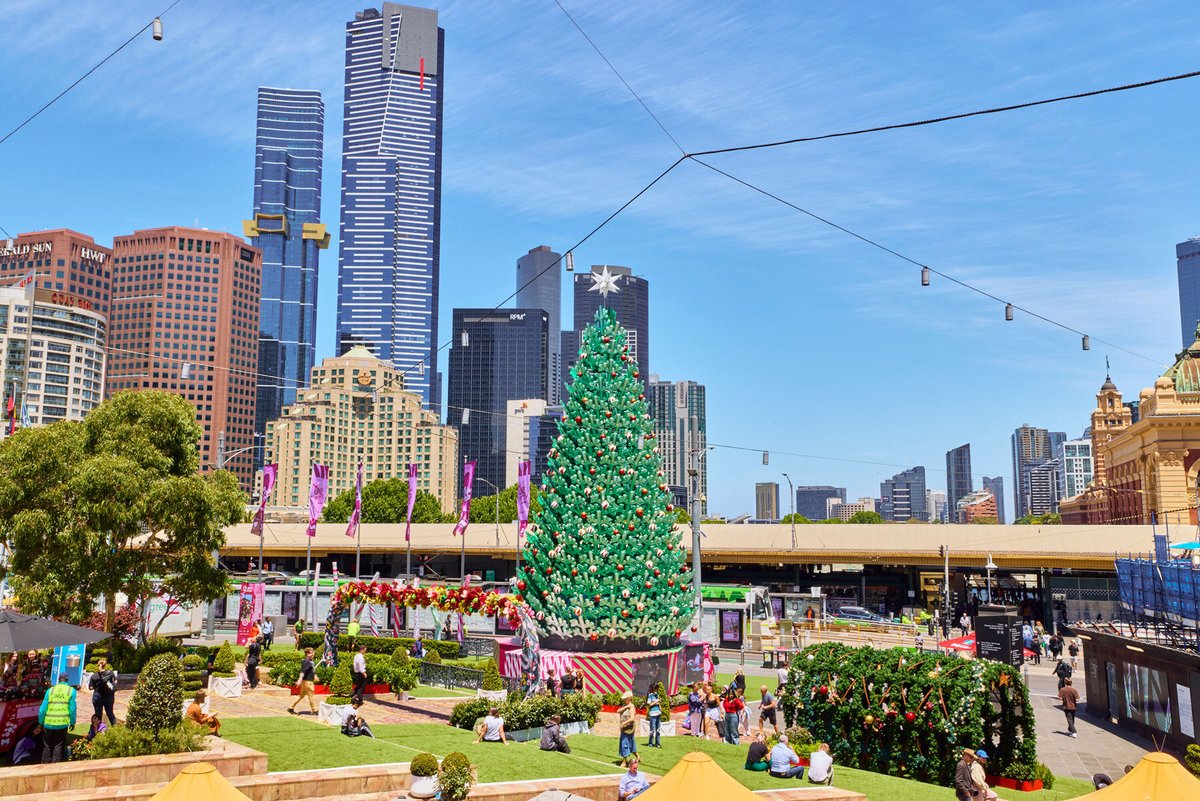JacintaAllanMP's tweet image. A bit of Christmas magic from around the city. Just one more sleep to go.

📸 @cityofmelbourne