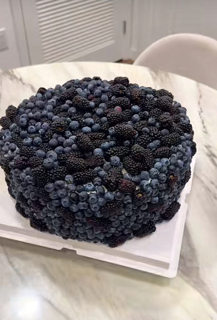 Berry cake made by _atelierange