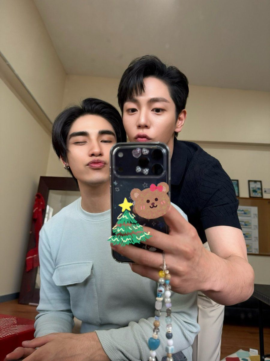 LoveofSilom's tweet photo. รักกันให้ทำปากจู๋ 😽  

#รักแห่งสีลม
#LoveofSilomQ31
#YYDSent #WeTVOriginal #WeTV #WeTVth https://t.co/n2KTZ0C8zW