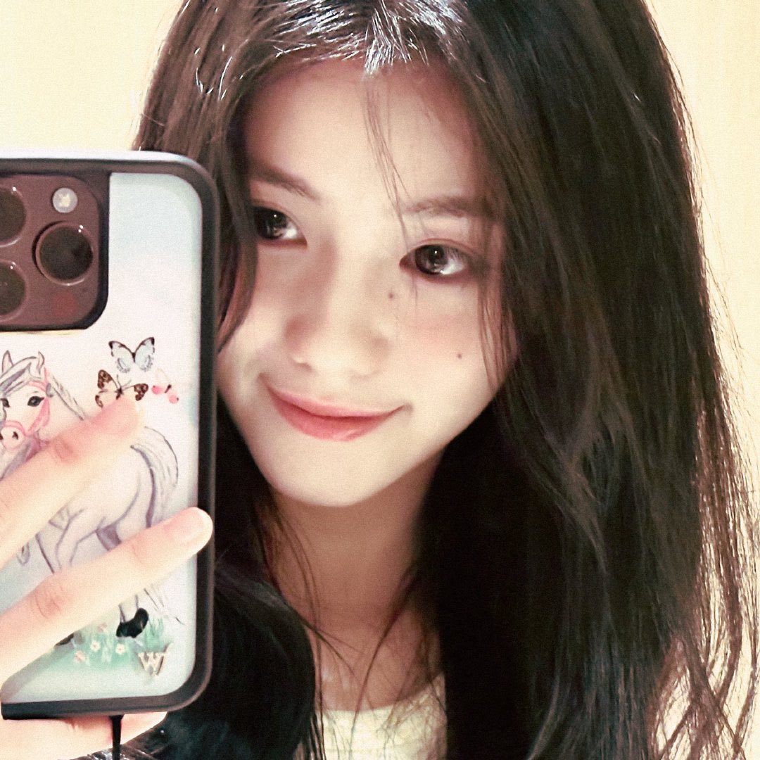 520haocun's tweet image. 내가 좋아하는 류호존 거울셀카 모음.zip ♡