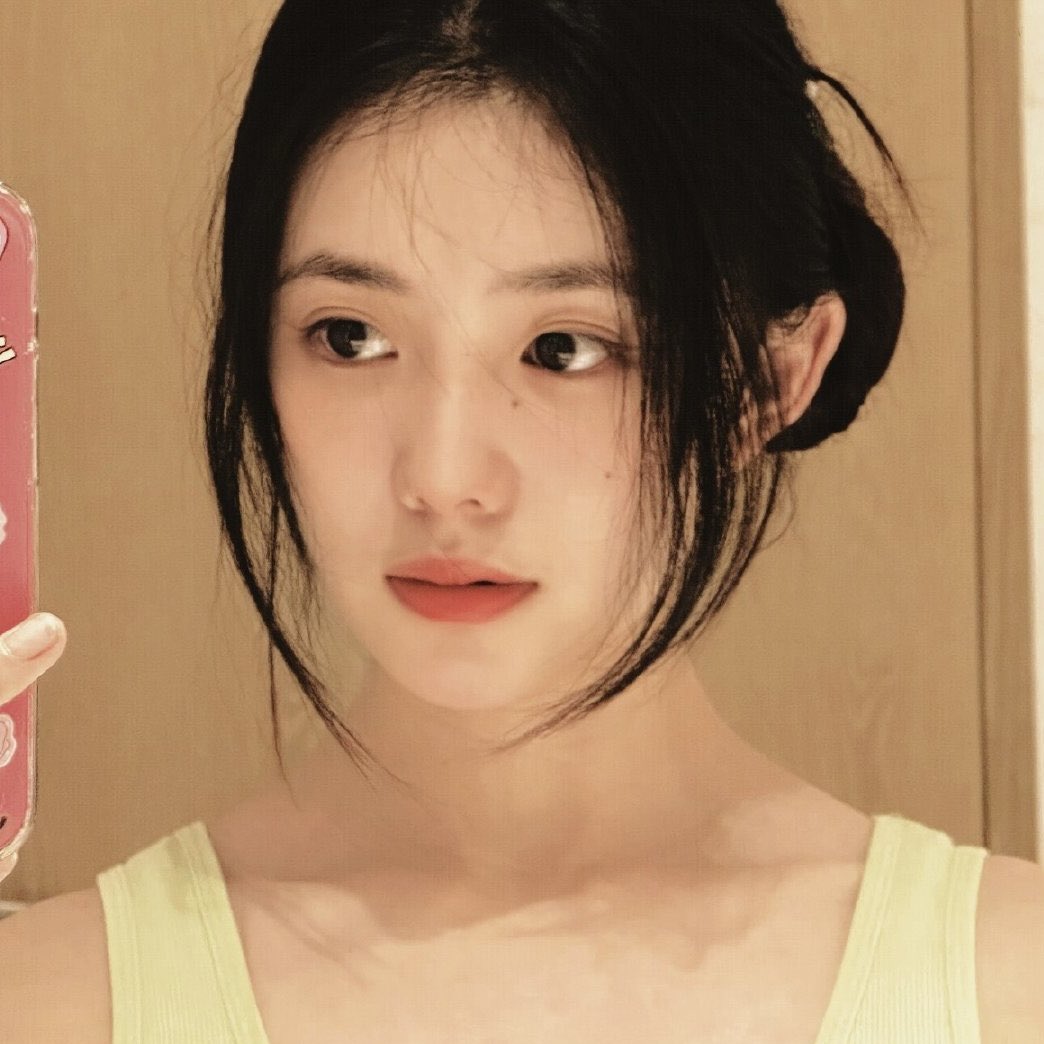 520haocun's tweet image. 내가 좋아하는 류호존 거울셀카 모음.zip ♡