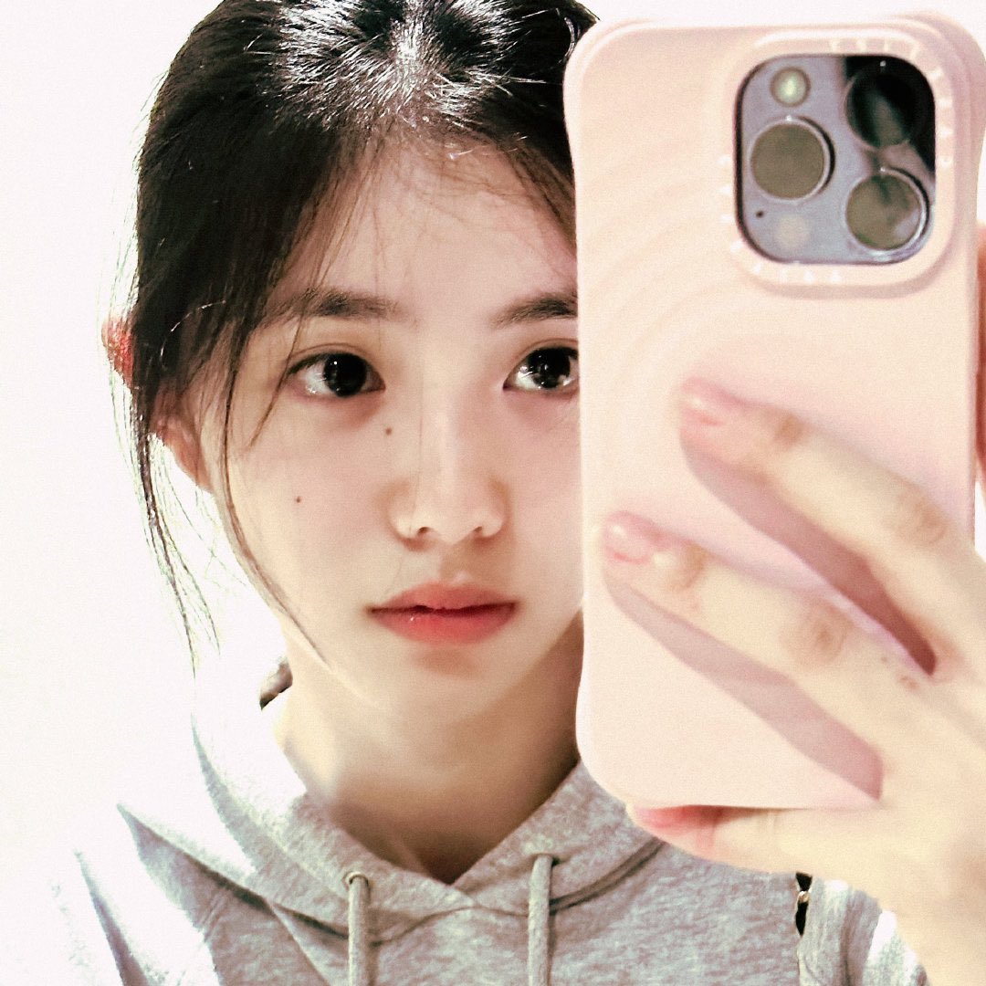 520haocun's tweet image. 내가 좋아하는 류호존 거울셀카 모음.zip ♡