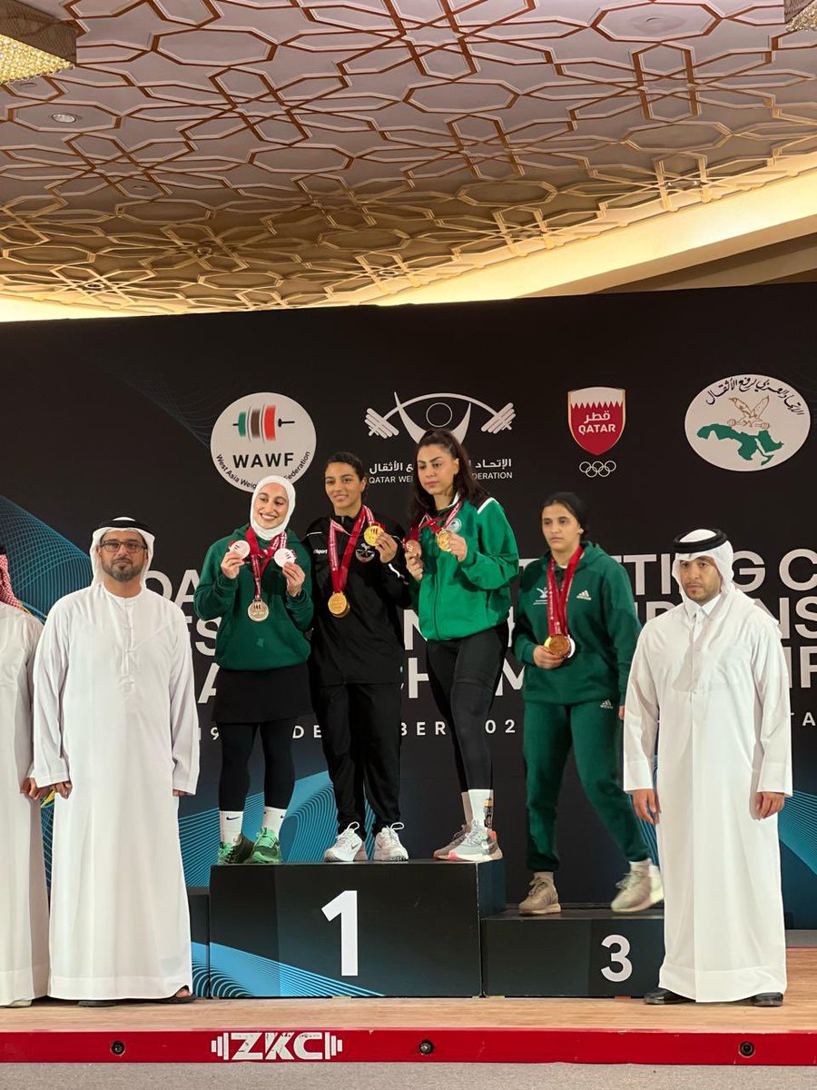 الرباعة لجين حازم تحقق ميداليتين برونزيتين في بطولة غرب آسيا لرفع الأثقال