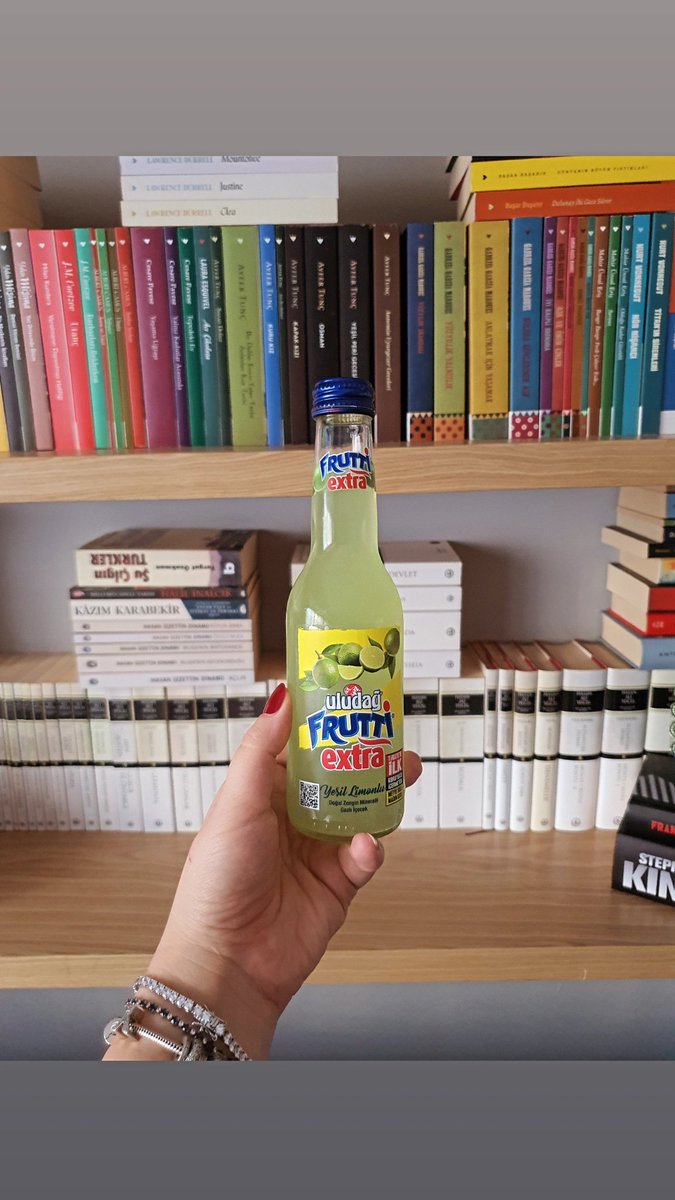 Günaydın Türk milleti ve terörist,hain,huzursuz olmayan tüm dünya insanları🌹 Bugün Türk edebiyatı mı okusak, yoksa her kitabında Türklere selam gönderen Gabriel Garciamızdan mı birşeyler okusak?  #uludagdestek #Bursaspor 😊