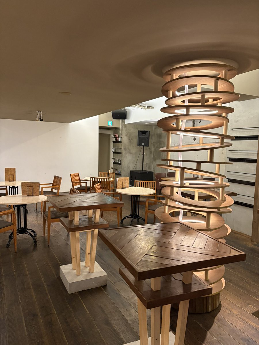 iiie OPEN!!
16:00~23:00

ミサイル店長
シンタロウ
ナオミンでお待ちしております！