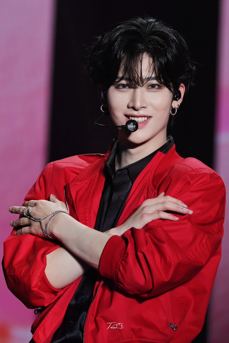 Taar4204's tweet image. 251221 Here&amp;amp;Now HK

♥️🎄Merry Christmas Eve

#RICKY #리키 #沈泉锐 #リッキー
#ZB1 #ZEROBASEONE #제베원 #제로베이스원