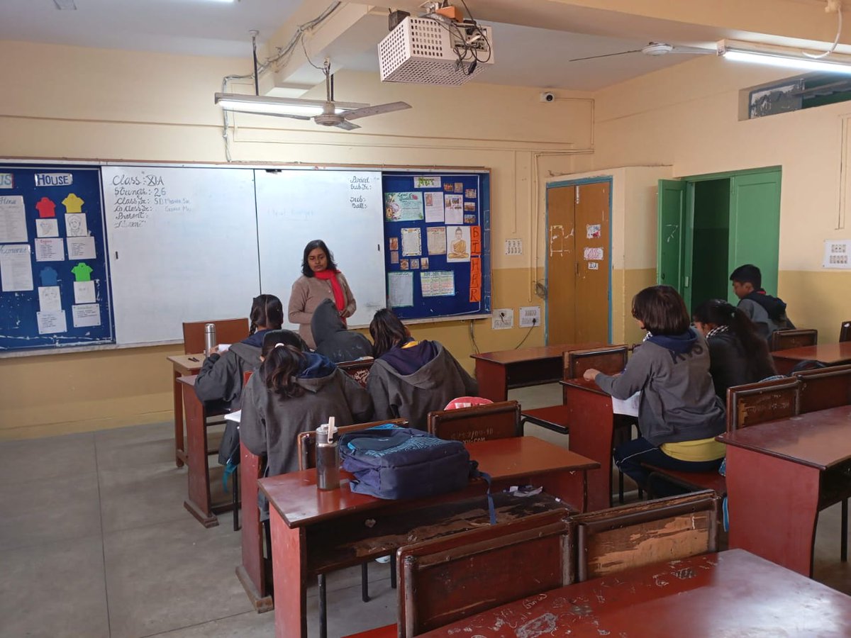 KENDRIY01006343's tweet photo. Winter Break Remedial Classes at PM SHRI K V No. 2, ISHAPORE

#RemedialClasses #WinterBreakLearning #AcademicBoost #StudentSupport
#PMShriKVNo2Ishapore 
#KendriyaVidyalayaSangathan
 #kolkataregion https://t.co/fHCVzLSsO7