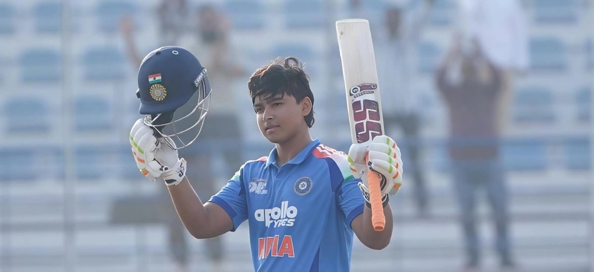 बिहार ने विजय हजारे ट्रॉफी में 574/6 का स्कोर बनाया है। 

- सूर्यवंशी - 190 (84).
- शाकिब गनी - 128* (40).
- लोहारुका - 116 (56).

इतिहास में लिस्ट ए का अब तक का सबसे बड़ा टोटल। 🤯