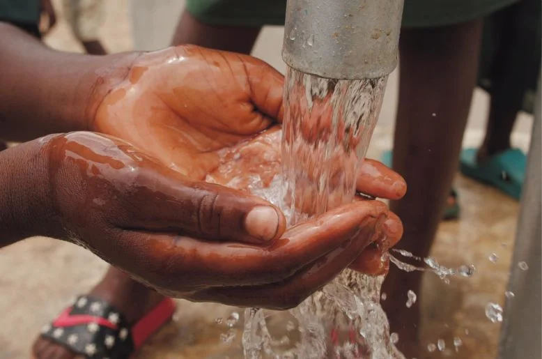 YunusKashmir's tweet photo. While #Pakistan lectures the world on rights and progress, its own people in #Peshawar are drinking contaminated water. Nearly 84% of the city’s supply is polluted, and 400,000 residents lack basic toilets. #PakistanFails #WaterCrisis @bdun53 @vipul2777 @major_madhan https://t.co/i00SLdzK14