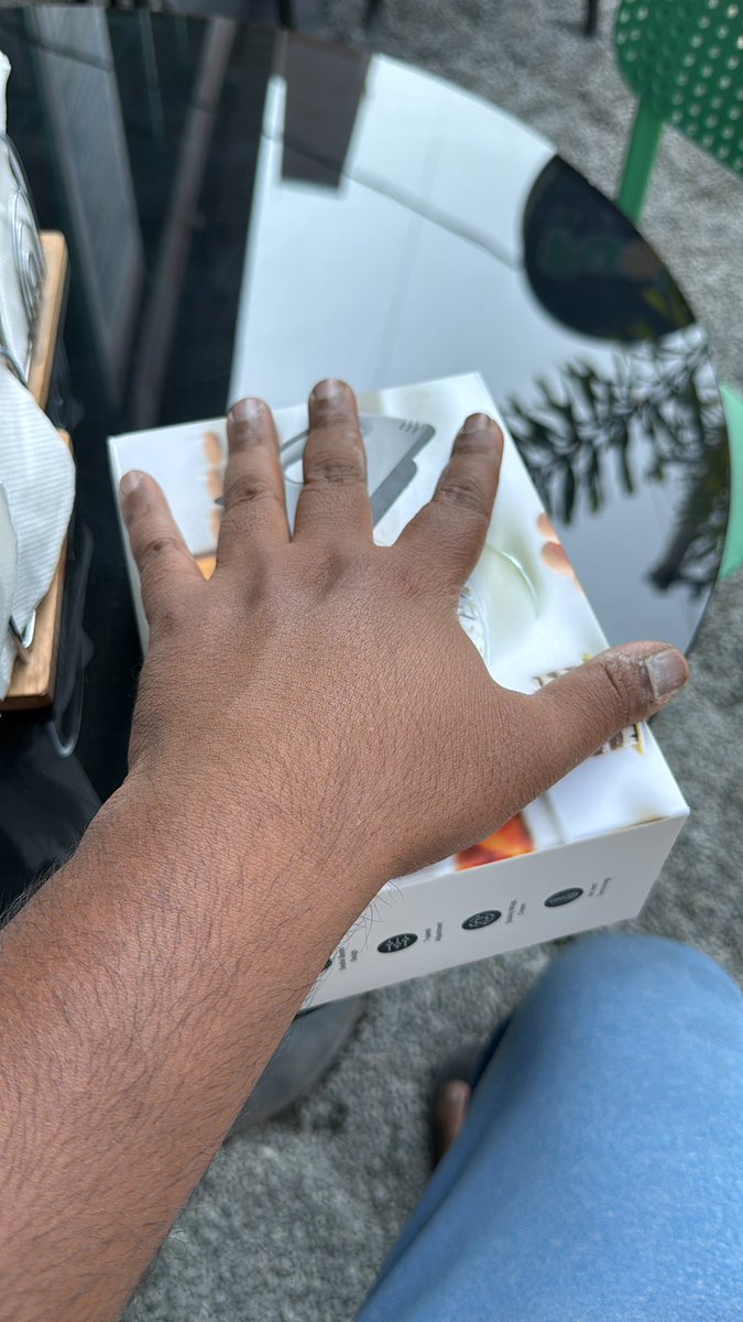 Johnson_dsz's tweet photo. @SwiggyCares I just purchased a hand mixer on swiggy Instamart and it was delivered to me but the size of the product is too small for my baking needs. They say that’s not an eligible reason for return. As you can see the box is the size of my palm. It’s toy sized and of no use. https://t.co/nOHjTwO5Bv