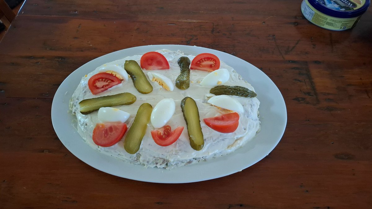 FactFirstNet's tweet image. I'm usually with mums side of the family for Xmas. And we have this dish called slaatje. I got the recipe off my aunty to make for my dad and brother and I think it turned out good. It may, not look appetising but I love it.