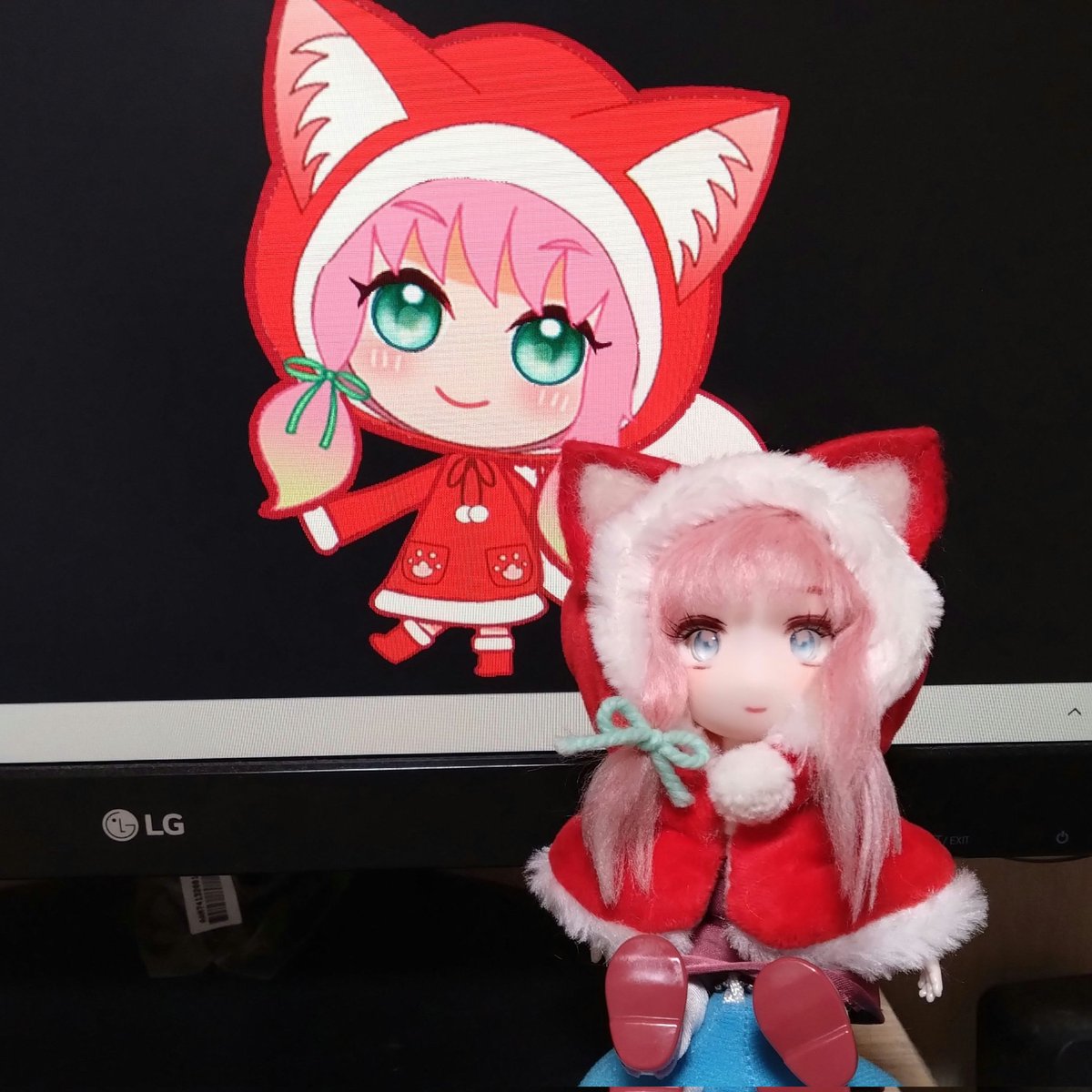 ✩.*もこ♡　0331 最近暖かくて幸せです。 ただマフラーはあると安心します🎄