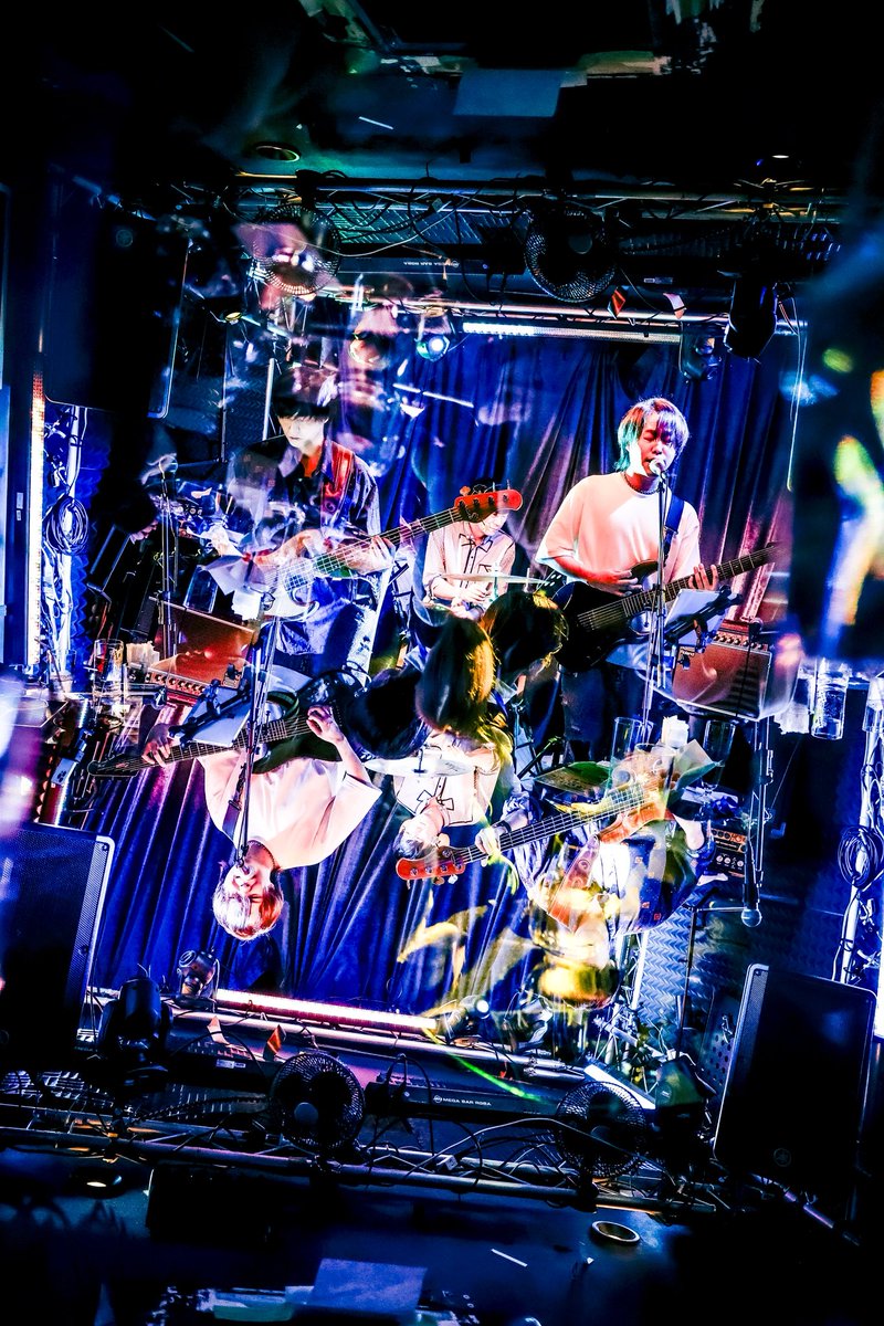 クリスマスイブですねぇメリクリ！
そんな今日はライブ納め
東新宿Music bar circleにて
19:30から年内ラストライブです！
当日参加大歓迎ですので予定の無い皆さん
仕事終わりに是非お越しください🎸

会場はこちら▼
music-bar-circle.com