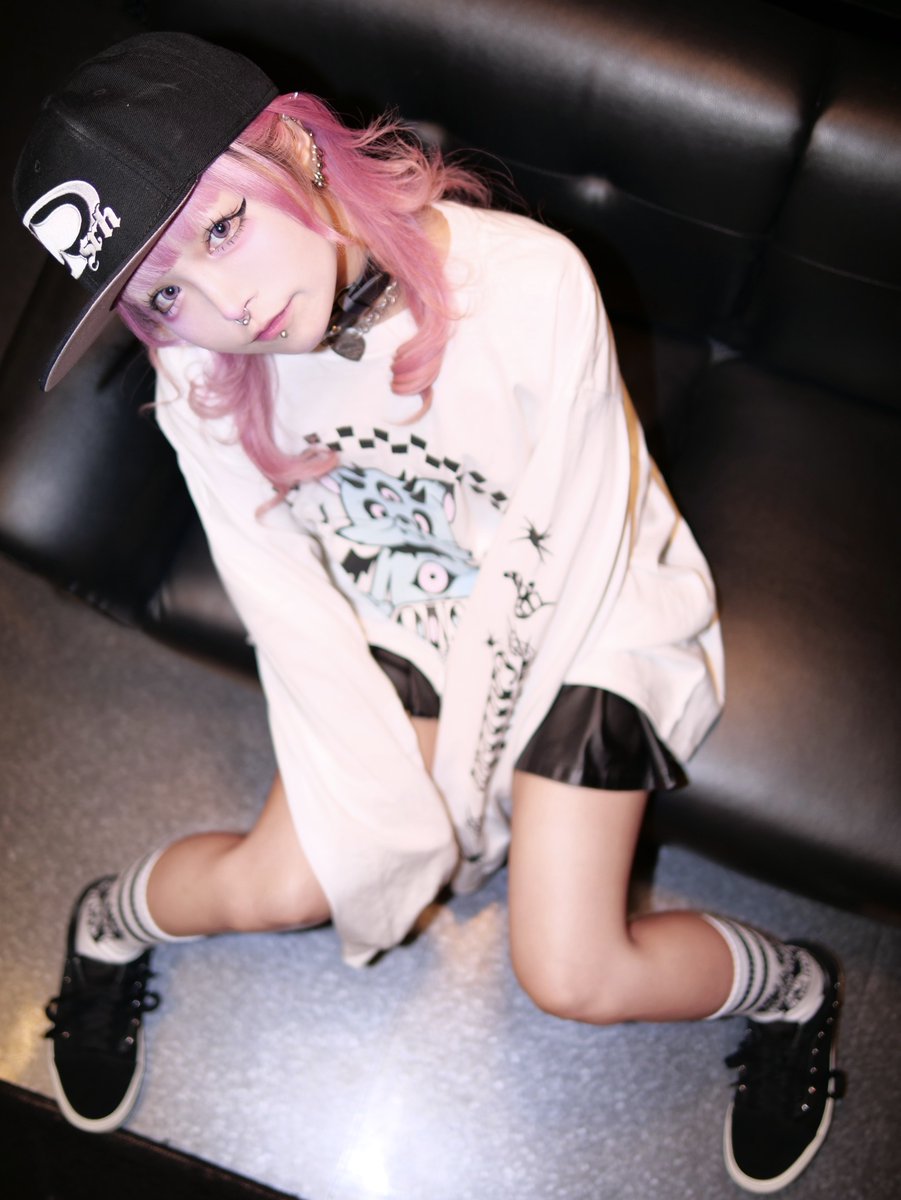 🎄 Happy Holidays!! 🎄

MONSTER GALLERYからのクリスマスプレゼント🎅
24日・25日限定で
新作Hoodie/L-TEEが特別価格に！🎁

数量限定となりますので、
お見逃しなく！

shop.monster-gallery.jp/collections/ne…

shop.monster-gallery.jp/collections/ne…

#monstergallery #resolutionosaka