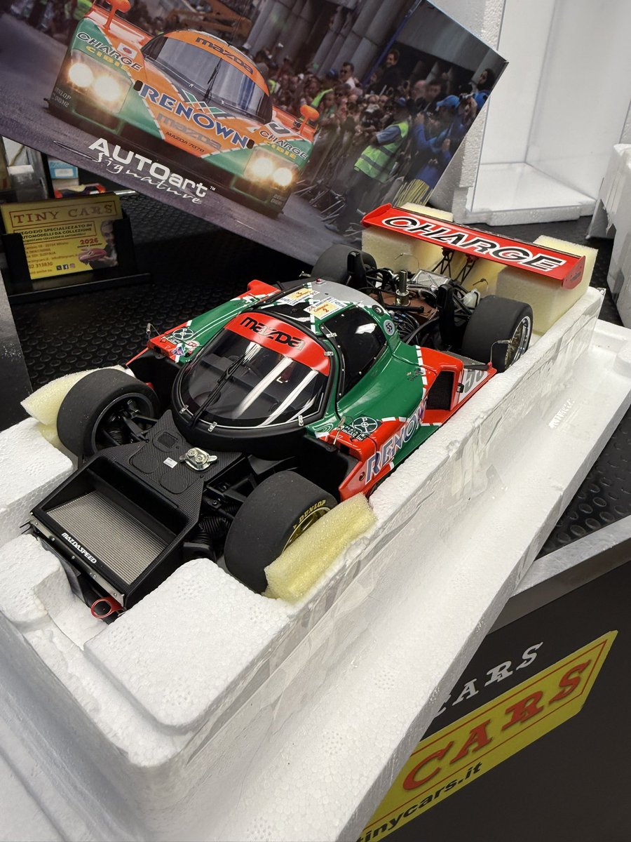 cars_tiny's tweet photo. Straordinaria Mazda 787B LeMans Winner 1991 Autoart Scala 1:18 da Tiny Cars disponibile a 400 € 🎄 a Natale regalatevi un modellino!! #tinycars #mazda787b #scala118 #autoart #scalemodel #scale118 https://t.co/yYiJMbJ5Ny