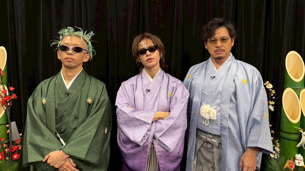 oricon's tweet photo. 上田竜也・King Gnu勢喜遊・アルピー平子
《コワモテ3人》が廃神社で”最恐”初詣⛩️　

📺️1/1深夜25:25～
日テレ系『コワいヤツらと往く』

King Gnuのドラム・勢喜が
初の地上波バラエティロケで予想外の展開💥
https://t.co/1qrbsjxVM3

#コワいヤツらと往く https://t.co/VdorIBPCX9