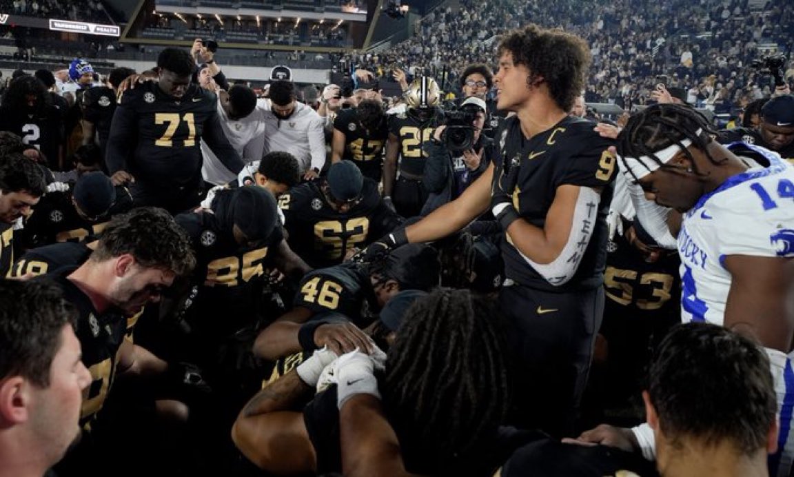 THUDore's tweet image. Goodbye Eli! Thank you for your great work on and off the field at Vanderbilt. Good luck for your pursuit moving forward. @eli_stowers3 #vanderbiltcommodores @vucommodores