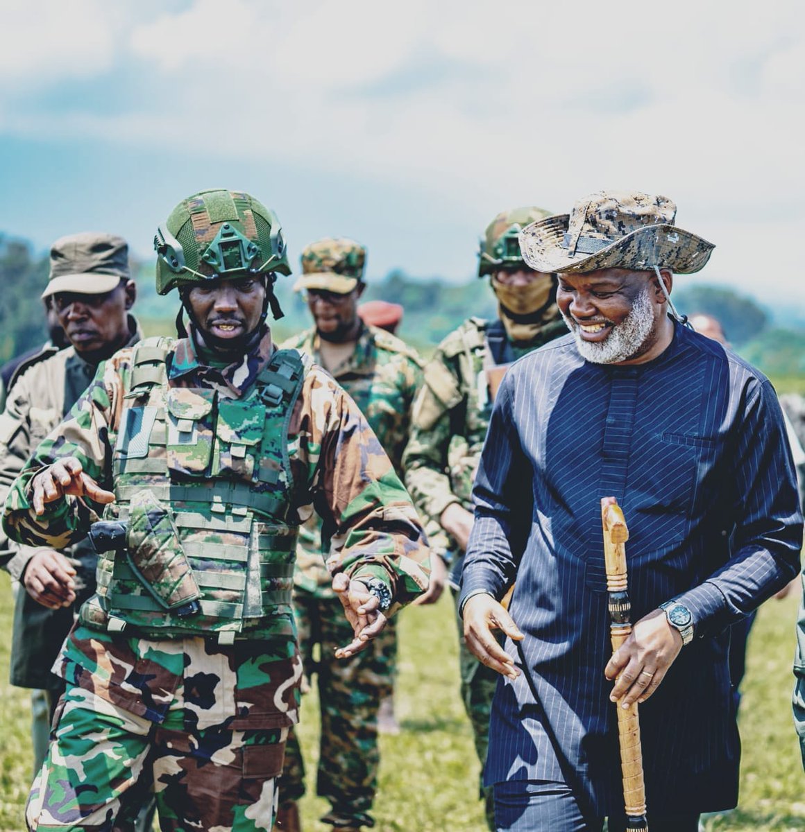 JEUNESSE ET AVENIR : BÂTIR UN CONGO DE DIGNITÉ, D'INITIATIVES 
ET D'ESPÉRANCE.

La jeunesse congolaise ne demande pas l’impossible. Elle demande le droit de rêver, de créer et de vivre dignement sur sa propre terre. Elle demande un avenir qui ne soit pas confisqué par