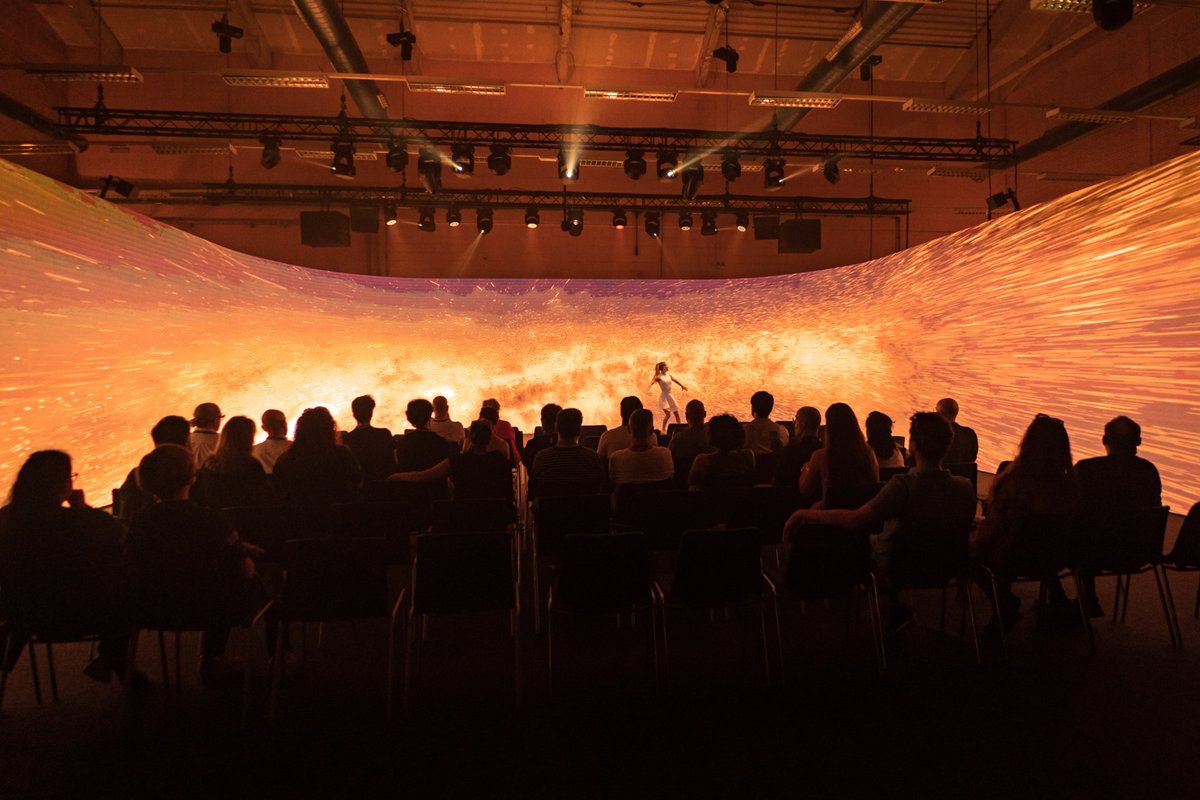 EnPlatea's tweet image. Esta navidad llega a #Barcelona GÉNESIS, un espectáculo inmersivo de danza y arte digital para toda la familia enplatea.com/?p=45250 #GiraSomnis #PacoGramaje #EspaiIdemCreativeArtsSchool #EspectaculoInmersivo #Planes2025