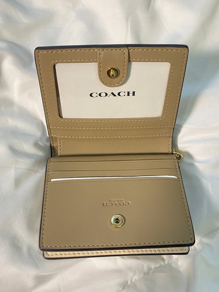 byebybee's tweet image. ส่งต่อกระเป๋าตัง coach สภาพดี 1,800 บาท ทักมาขอดูเพิ่มเติมได้ค่ะ ส่งฟรี #ส่งต่อกระเป๋า #ส่งต่อกระเป๋าตังค์ #ส่งต่อcoach #ส่งต่อกระเป๋าcoach #coach #ส่งต่อกระเป๋ามือสอง #ส่งต่อกระเป๋าตังcoach