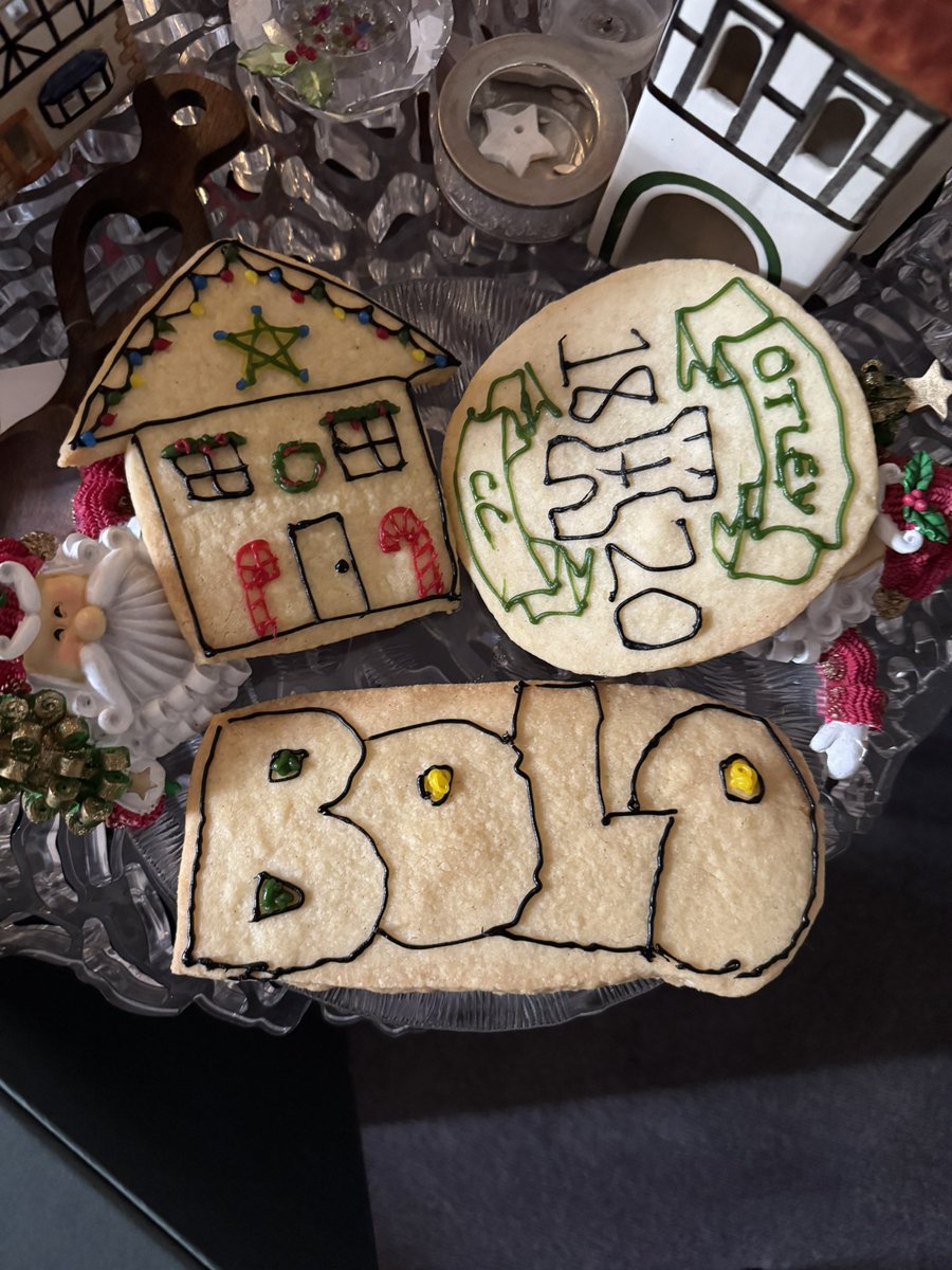 BoyceTim's tweet image. Merry Christmas to those on Twitter than are still sane, and here for joy. Traditional Christmas shortbreads completed and laid out for Father Christmas. Love and joy to all. 2025 can’t end soon enough.