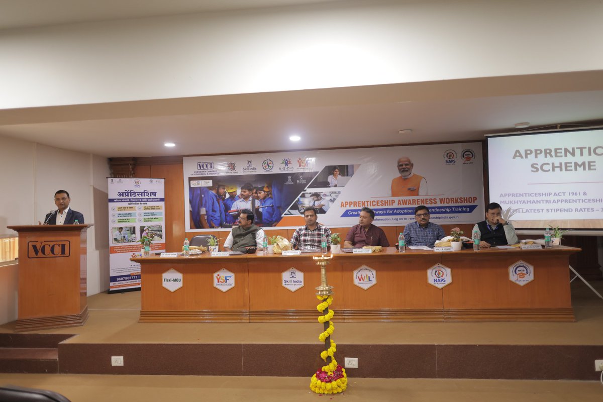 DGT_MSDE's tweet photo. PM-NAPS Workshop was organised by RDSDE and NSDC Gujarat in collaboration with the Vadodara Chamber of Commerce &amp; Industry (VCCI) to enhance industry participation and strengthen apprenticeship-based skilling across the region. (1/3) 

@Bhupendrapbjp

#PMNAPS #Apprenticeship https://t.co/ROWISUaXL6