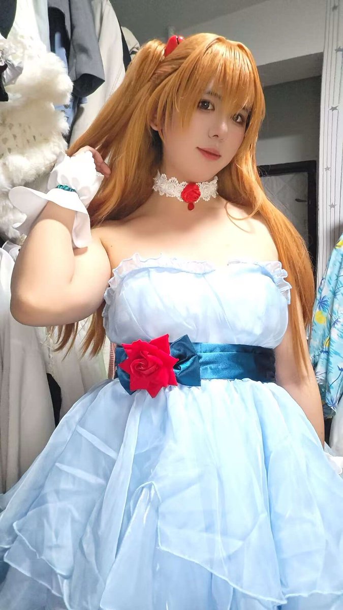 Yume91086's tweet photo. 呦！今年圣诞节又是一个人吗？好吧……看你可怜的样子就勉为其难的跟我一起过吧！笨～蛋～-#明日香 #cospaly #EVA #伪娘ts #男孩子 https://t.co/ZcLu1KLpsR