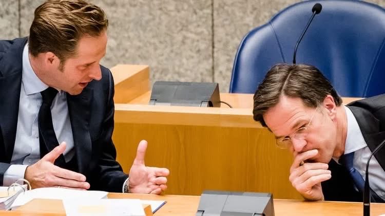 De Rechtbank Leeuwarden roept Rutte, De Jonge en andere verantwoordelijken op in een civiele zaak over covid-injecties. Waar blijft het nieuws? Het wordt steeds lastiger hen weg te zetten als wappie's. Blijkbaar is het veiliger er geen aandacht aan te geven.Kat in auto=hot news.
