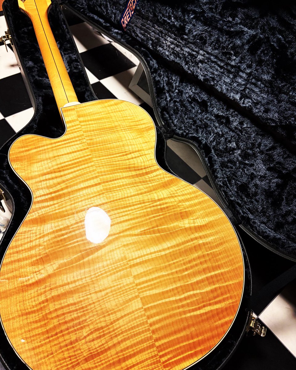 ぼくのグレッチ
#裏がかっこいいギター