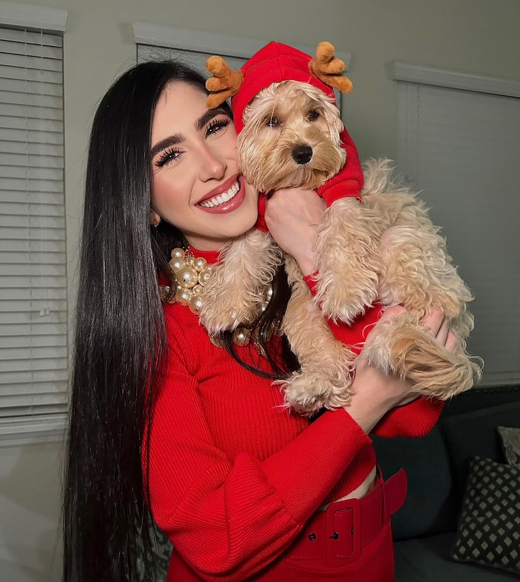 OSISNetlas's tweet image. Christmas Eve isn't important🎄, peace is what matters. There's no Santa Claus🎅 in this world—all gifts and surprises🎁 come from those who love you❤️.
May everyone stay safe and sound, forever happy and joyful😊, free from worries.
#ChristmasEve #Christmas