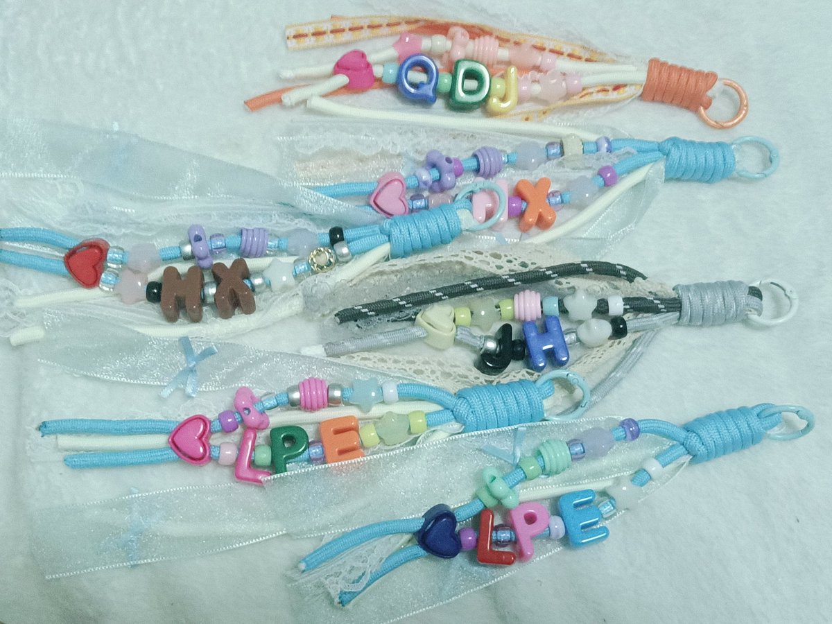 Yb__85105's tweet image. มีอันนี้จุ่มไปให้2คนนะคะ มีแค่2เส้นที่จริงยากให้ทุกคน🥹🥹