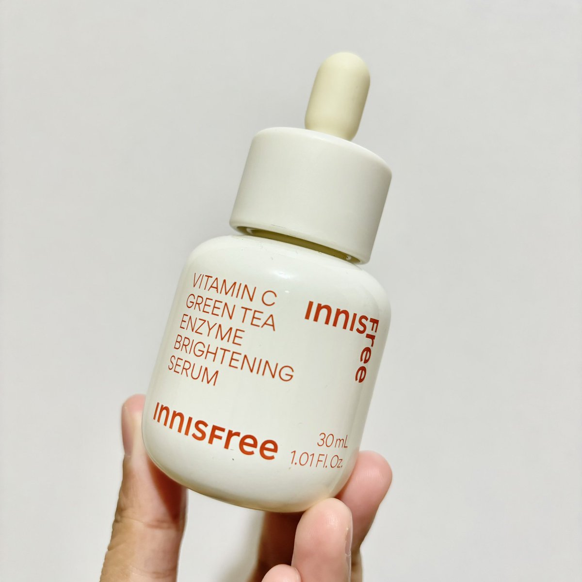 nadyakhanza's tweet image. your reminder to never skip vitamin C in your skincare routine..

glass skin, brighter skin &amp;amp; reduce dark spot✨