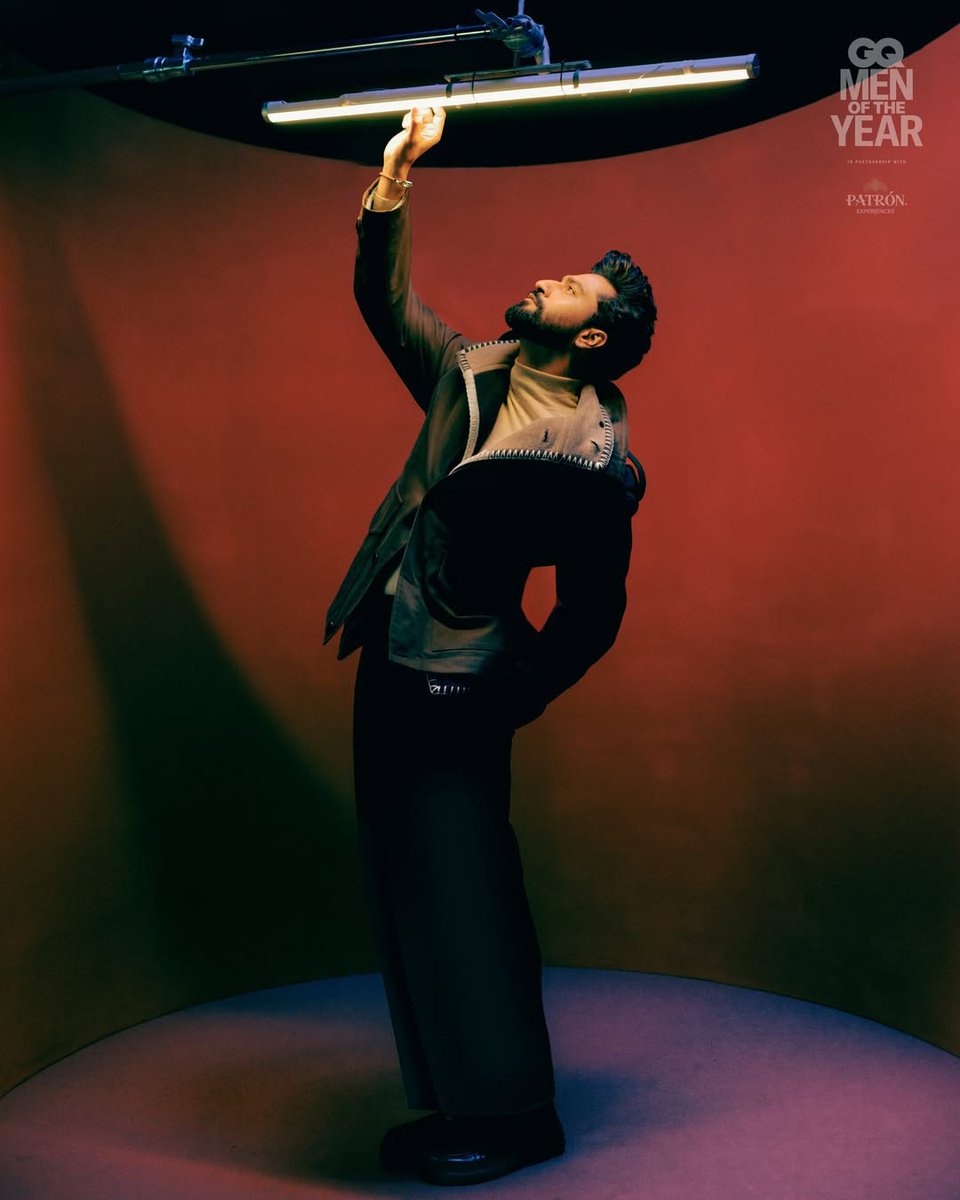 vickyknation's tweet photo. Vicky Kaushal on how parenthood has changed him ──── "It’s too soon for me to analyse. Every day, a new emotion hits. You surrender to this in a way you’ve never surrendered to anything. It’s a feeling I can’t put into words, and wasn’t prepared for."

#Vickykaushal https://t.co/I2jv5dAOTp