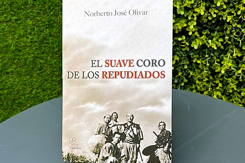 Mordacidad lacustre, humor negro y fina ironía en el libro "El suave coro de los repudiados" del autor venezolano Norberto José Olivar. Reseña de Viviana Aubele. Clic: martinwullich.com/el-suave-coro-…