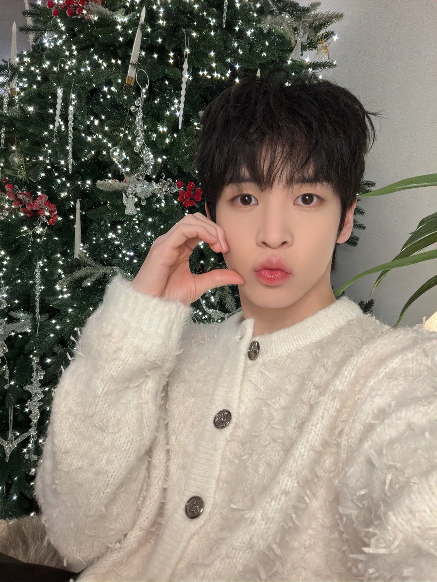 일년 내내 가장 기다려진 러비티와의 Christmas~ 🥰🎁💝
#앨런 #ALLEN