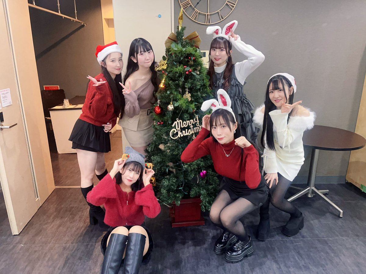 本日は『READY TO KISS・SAY-LA・HOT DOG CATクリスマスパーティー2025