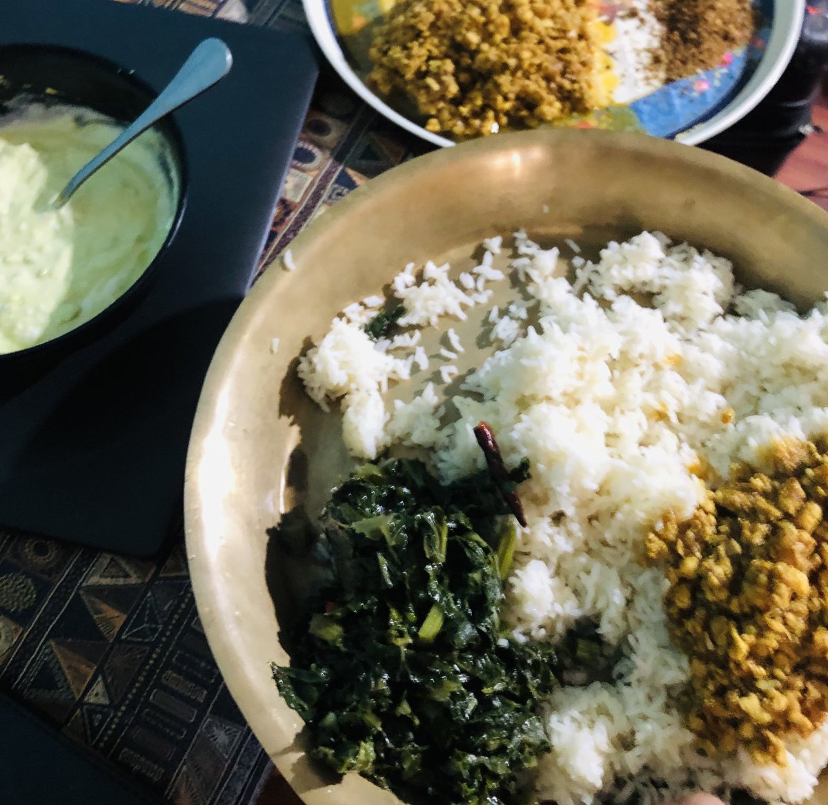 MBroccoli_why's tweet photo. @Resiliencia_ftw 410 g white rice 
250 g chicken mince 
60 g of green 
Half avocado and 180g yogurt 
🥸💪🏻 https://t.co/PsgC4uP3iq
