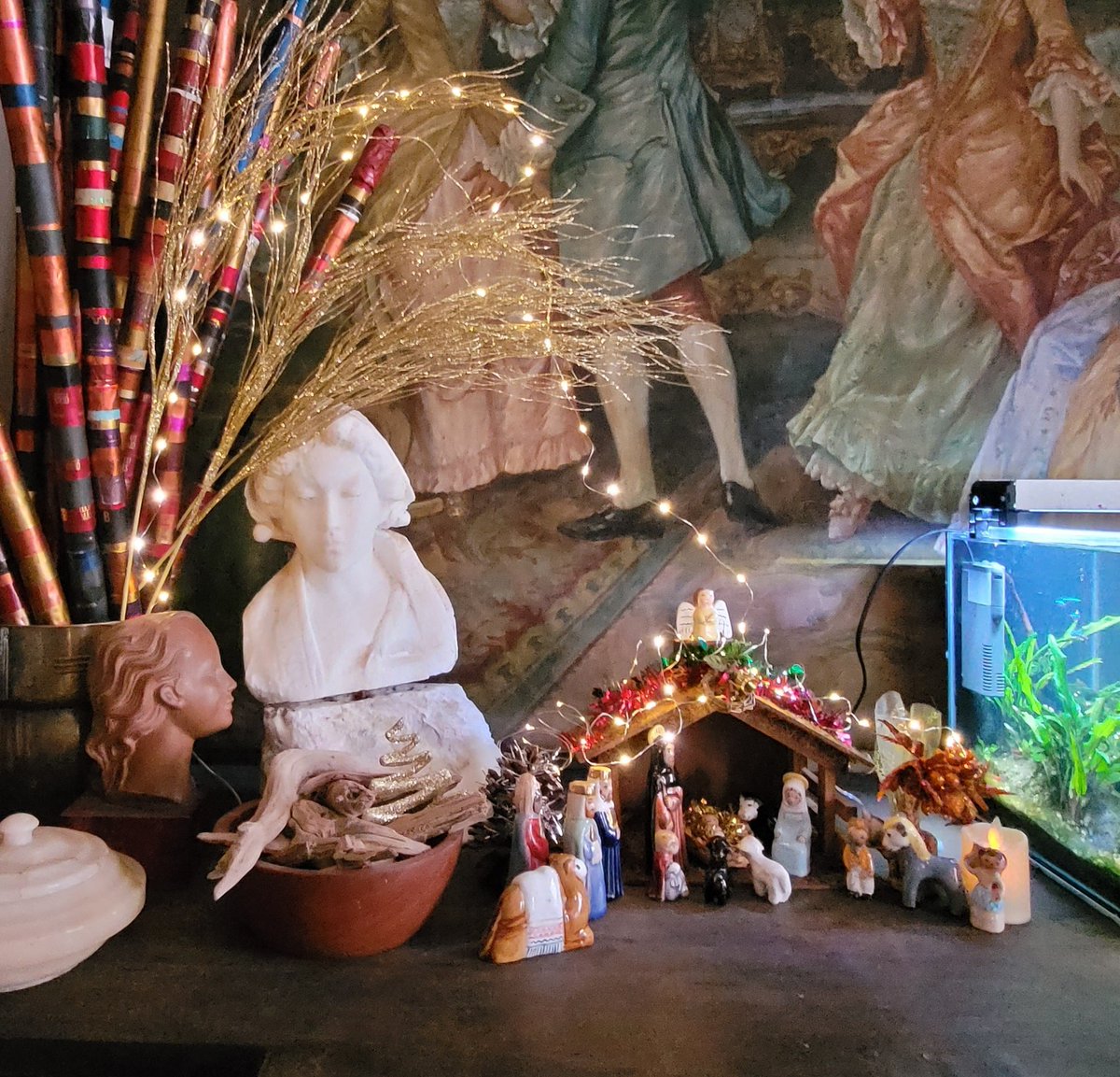 Este diciembre nos agarró con cero tiempo, pero suficiente para armar el pesebre, como le gusta a Giorgia y a nosotros. Aprovecho para desearnos a todos una muy feliz Navidad (como parece ser que no hay que decir). 
Que tengamos todos una Nochebuena de paz y amor. ❤️✨️