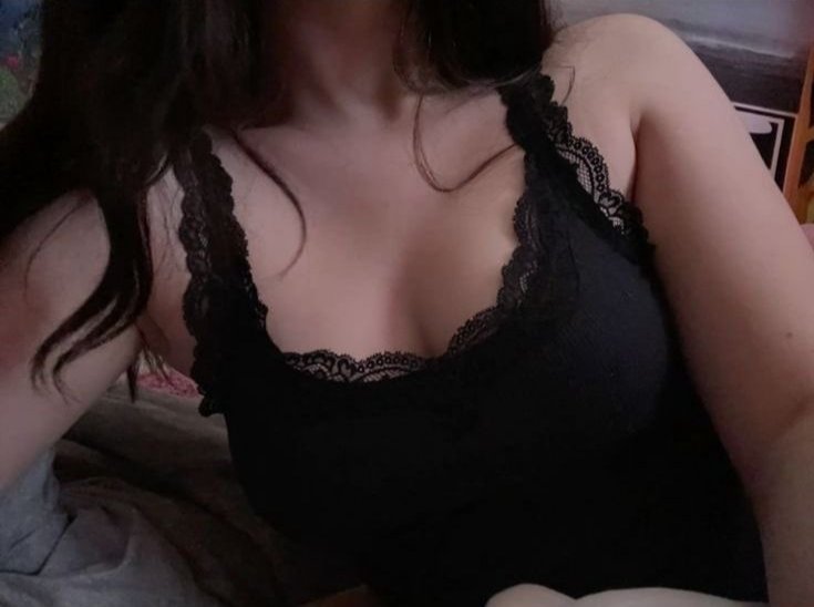 Do men actually find cleavage attractive?