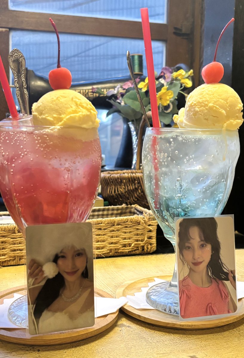 rutxxuke_'s tweet photo. かわいいクリームソーダとかわいいギュリさん✨

#아아악눈부셔박규리 @gyuri88 https://t.co/yknO6ErtRl