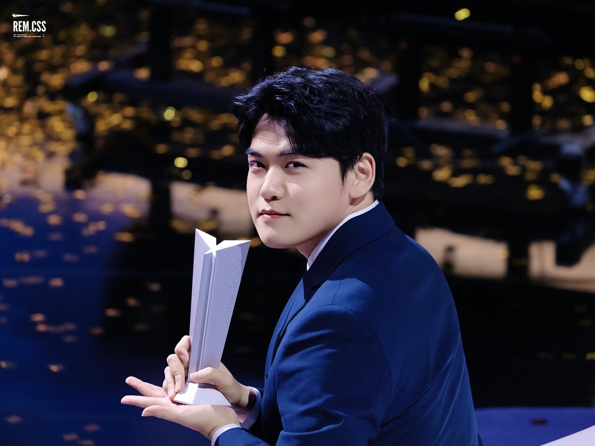 rem_css's tweet image. 251219 LCK AWARDS

그냥 보여줬다 🩶

#Gumayusi #구마유시 #이민형
