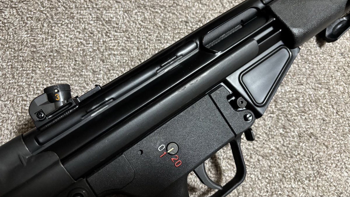 devgru696's tweet photo. 2025年ミリの最後の買物（はず）①
VFC MP5/G3クイックリリースマウントSA在庫品をゲット。載せる光学が思いつかない。COMP M1/2くらいか？でもローマウントに変えるの面倒でやめた。スチールプレスレシーバーの誤差は当然あるものと考えてだけどMP5らはまだまし。G3がハンマーでわからせて跡がつく笑 https://t.co/RLn01zYBif