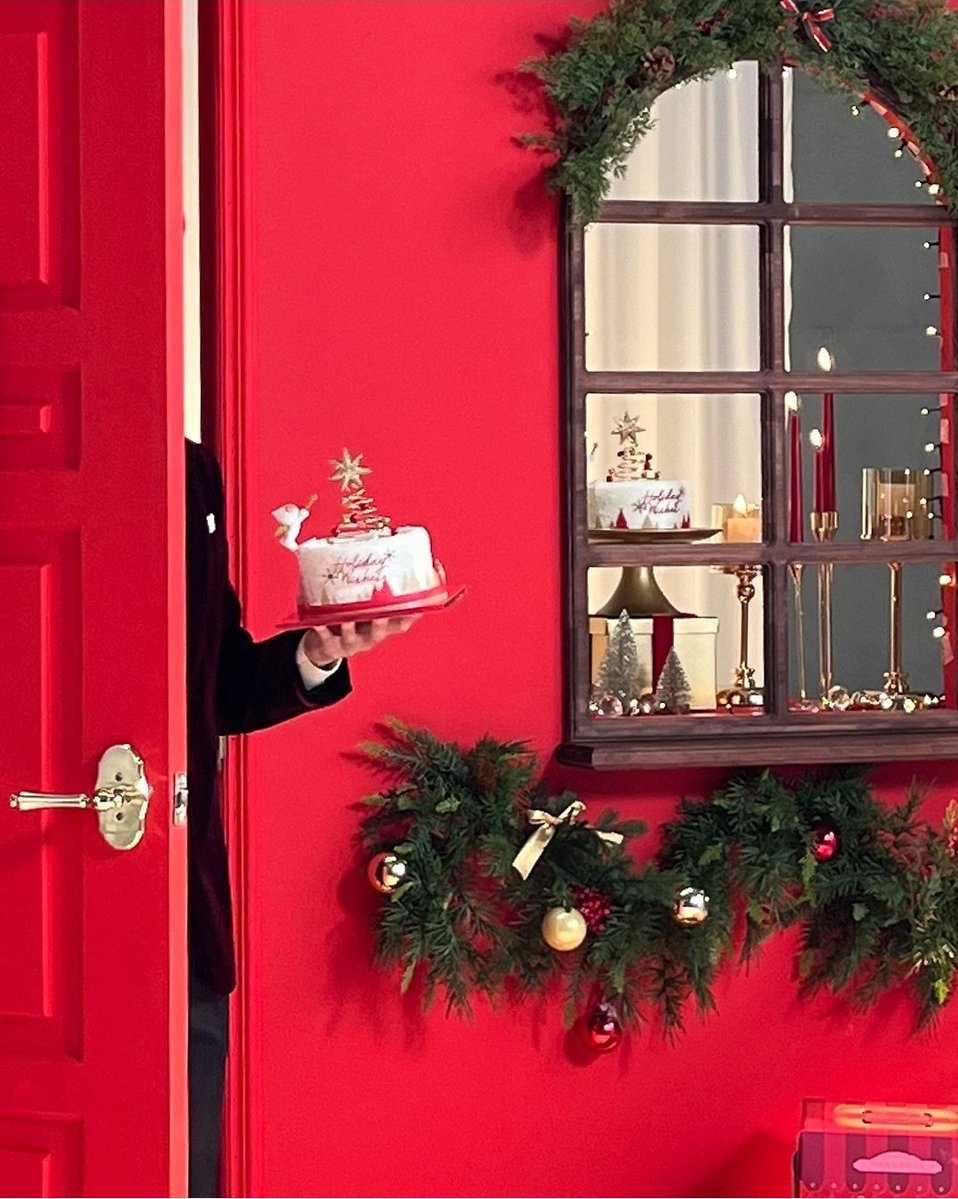 London4ksh's tweet image. Even though this is a past video, it still feels just as meaningful. Seeing it again reminds everyone of something that never fades. The warmth he carries. The love he gives so naturally. The sincerity that has always been part of who he is. 🤗❤️

Moments like this are worth…