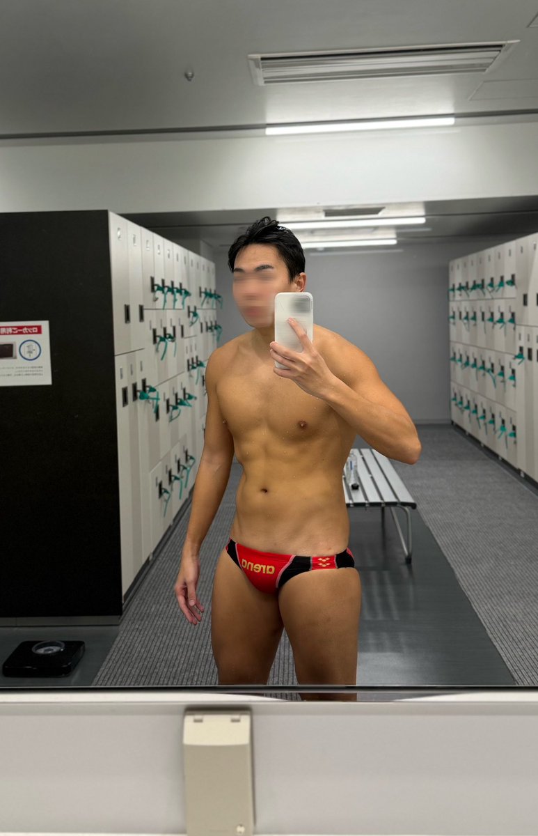 HSub855's tweet image. 泳いできたー🏊
サンタ色🎅🟥