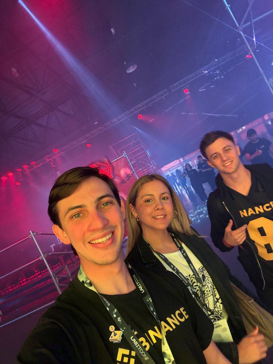 TIGRE_48's tweet image. 🙏 Agradecido con Ustedes en este 2025 🗓️
🔸 Les voy a contar un poco de estas grandes personas que conocí en @labitconf 2024 y en 2025 fortalecimos nuestras amistades y cumplimos objetivos 💪

🔸 @biblonde_xlm  Gracias por compartir comigo el 2024 y 2025 , me alegro mucho de que…