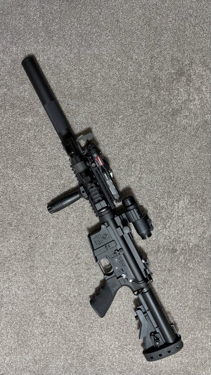 devgru696's tweet photo. 2025年ミリの最後の買物（はず）②
VFC OPS 3rd M4 Suppressor。
GHK V2へ。
RECON/RECCE用にと思ったが着剣ラグでベースを止めるので初期アフ想定14.5 M4へ。年代ズレてるけどまぁかっこいいからよし。 https://t.co/keyBACQhMD