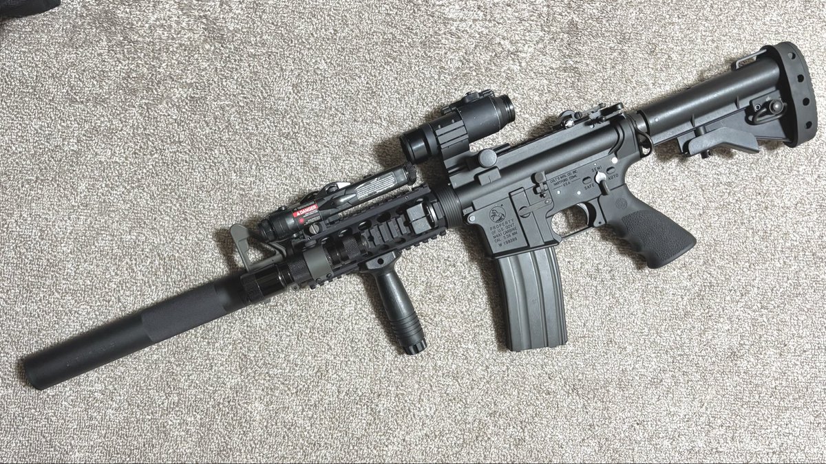 devgru696's tweet photo. 2025年ミリの最後の買物（はず）②
VFC OPS 3rd M4 Suppressor。
GHK V2へ。
RECON/RECCE用にと思ったが着剣ラグでベースを止めるので初期アフ想定14.5 M4へ。年代ズレてるけどまぁかっこいいからよし。 https://t.co/keyBACQhMD