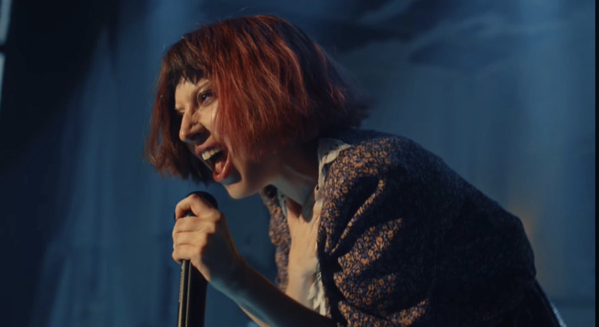 gagatotalmayhem's tweet image. New images of Lady Gaga in ‘Harlequin Live: One Night Only’🎄🛟🎁

Premieres Christmas Eve on YouTube.