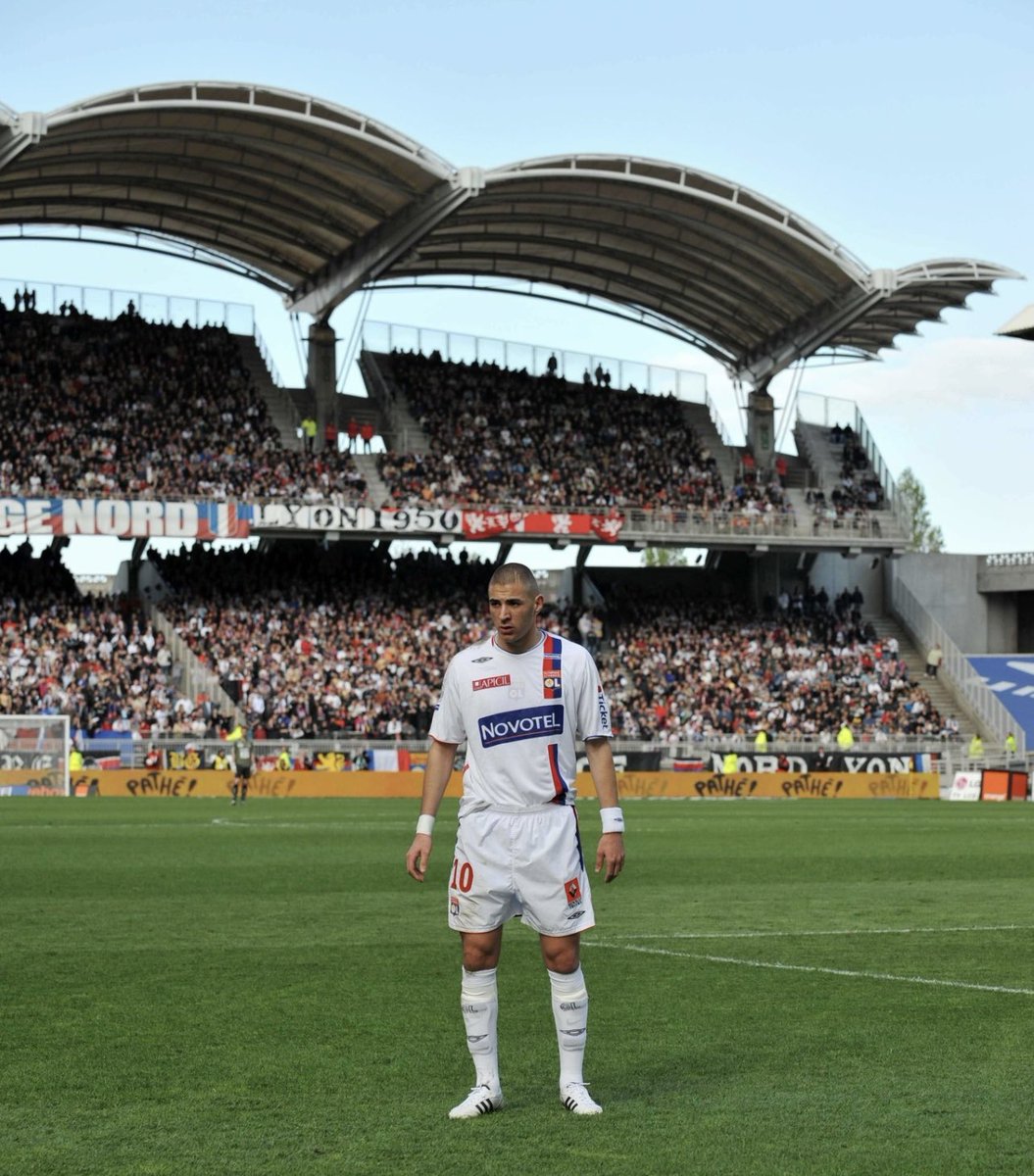 Encyclopegeek's tweet photo. @Emorbita12 @eomitas @OL @Endrick Le Botafogo français....?!?? 😆 
Non juste l' L'Olympique Lyonnais 
🦁🦁 https://t.co/4xl4elLOAJ