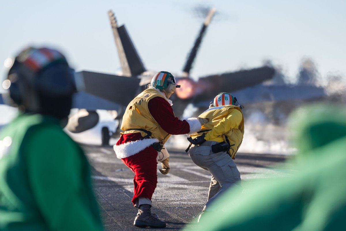 Santa's on the flight deck 🎅⚓

Nimitz-class aircraft carrier USS George H.W. Bush (CVN 77) conducts flight operations in the Atlantic Ocean, Dec. 12, 2025. 

The George H.W. Bush Carrier Strike Group is underway for Group Sail, its first integrated at-sea training phase. This